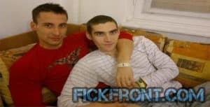 Gay Paar vor Webcam